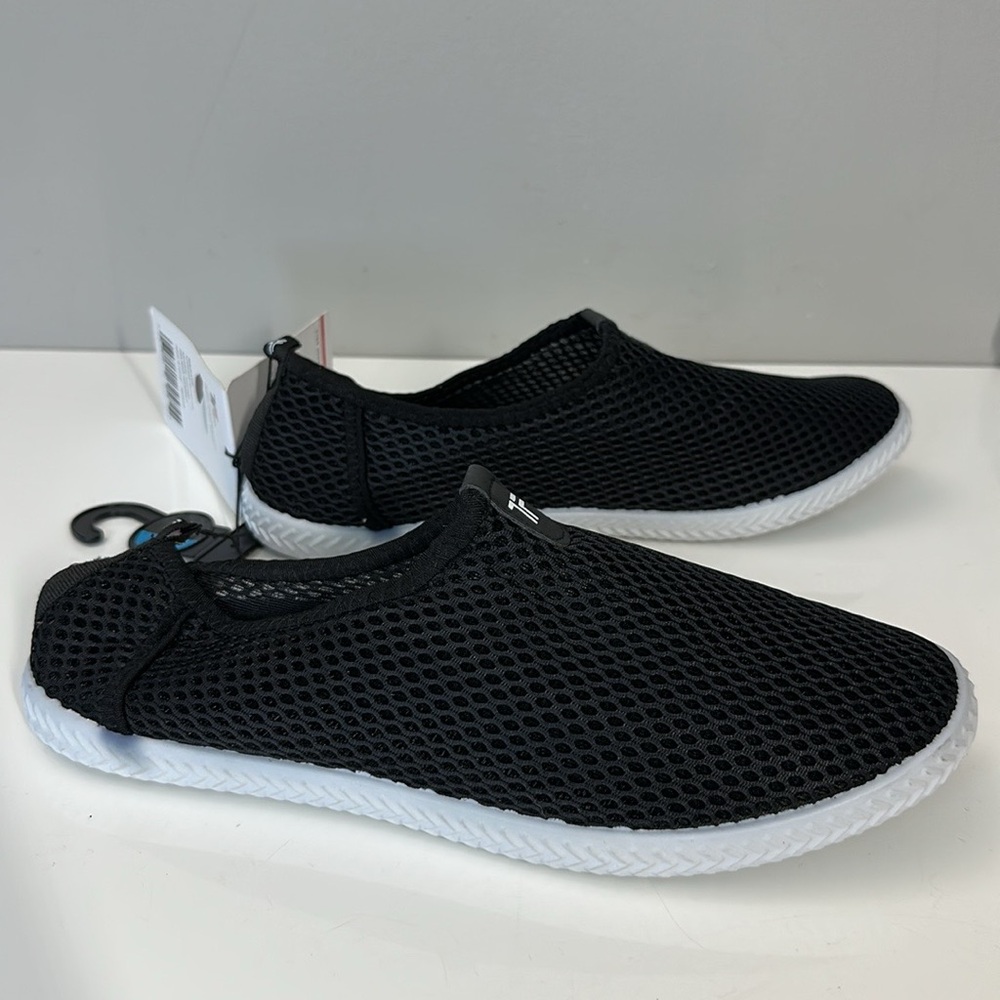 NWT Tru Fit High Performance Ventilated Shoe Size L(10-11)